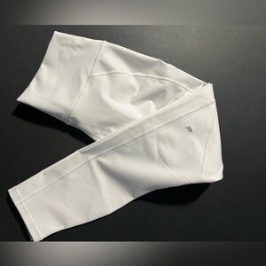 Fabletics PowerHold Define High-Waisted 7/8 Leggings | White | NWT | Medium